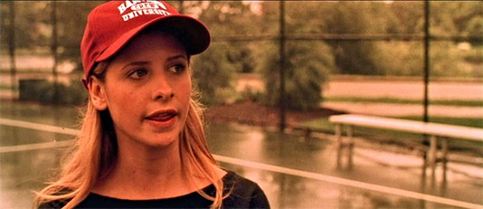 sarah-michelle-gellar-harvard-man-1 sarah-michelle-gellar-harvard-man-1