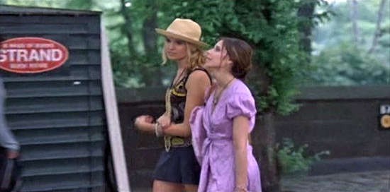 sarah-michelle-gellar-suburban-girl-9 sarah-michelle-gellar-suburban-girl-9