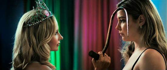 Chase Sui Wonders and Sarah Michelle Gellar in I Know What You Did Last Summer 2025