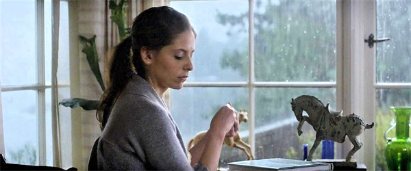 sarah-michelle-gellar-possession-1 sarah-michelle-gellar-possession-1