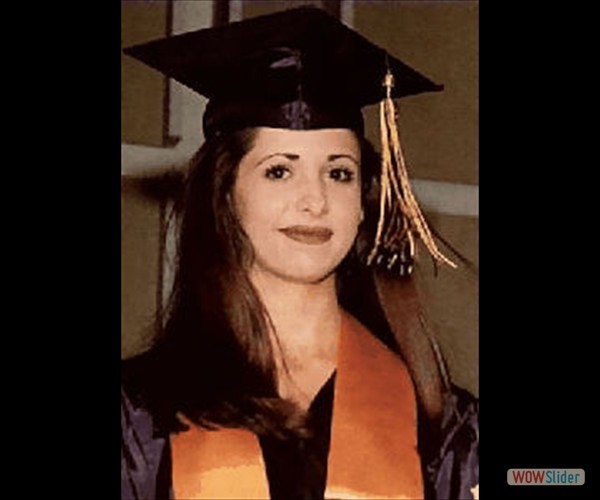 sarah michelle-gellar-graduation-picture-by-ken-offricht sarah michelle-gellar-graduation-picture-by-ken-offricht