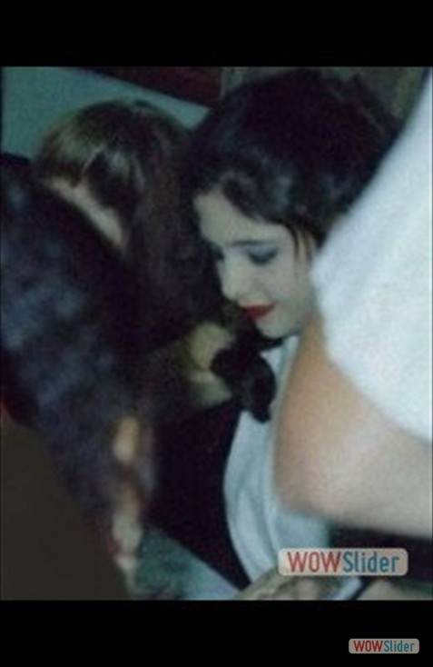 Sarah Michelle Gellar signing merchandise for Swans Crossing